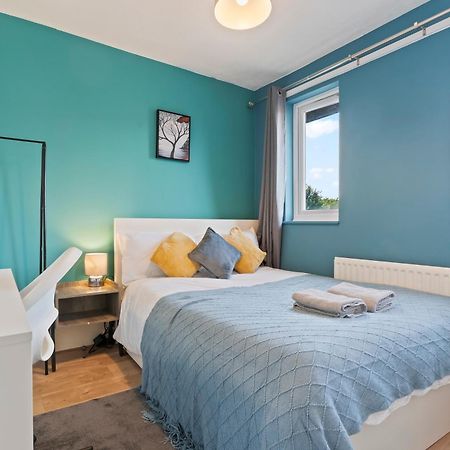 Lovely 4Br House In The City With Parking London Eksteriør bilde
