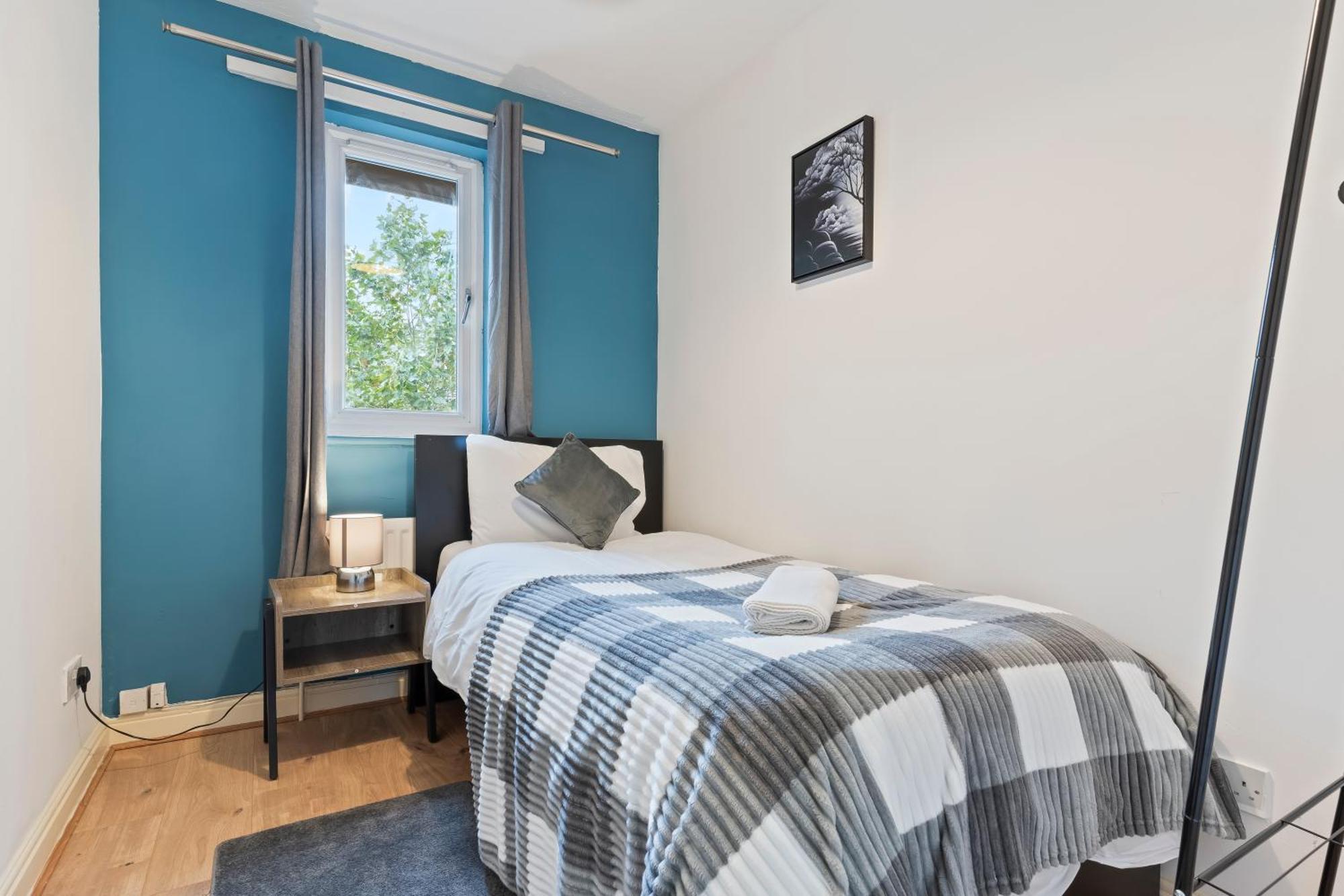 Lovely 4Br House In The City With Parking London Eksteriør bilde